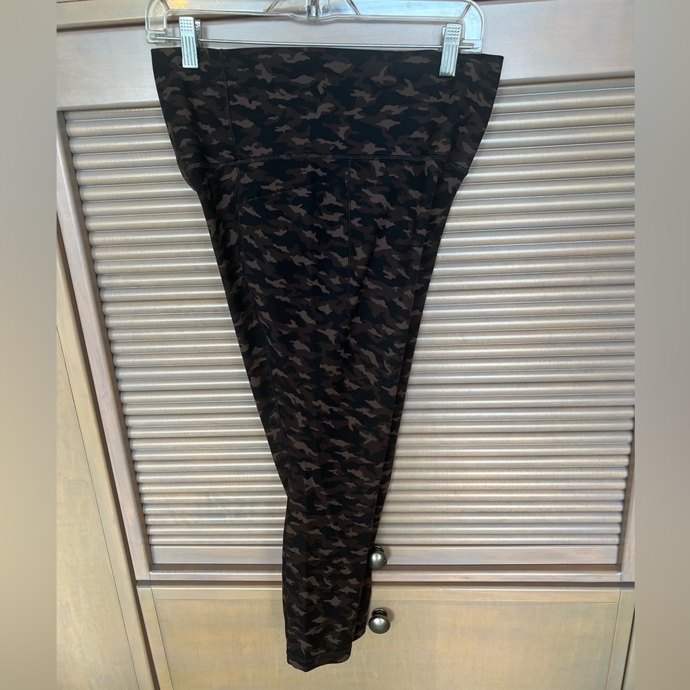 Athleta 7/8ths capri leggings